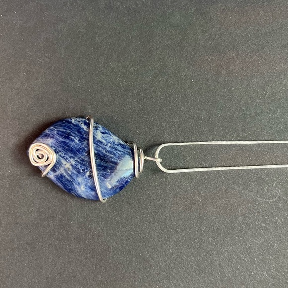 Lapis Lazuli Necklace, Crystal Jewelry, wire wrapped lapis lazuli pendant - Picture 6 of 15